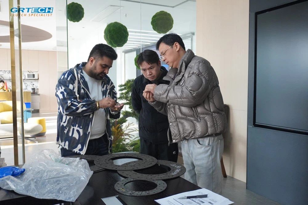 Добри приятели от Индия на посещение в GRTECH Group за бизнес сътрудничество ...